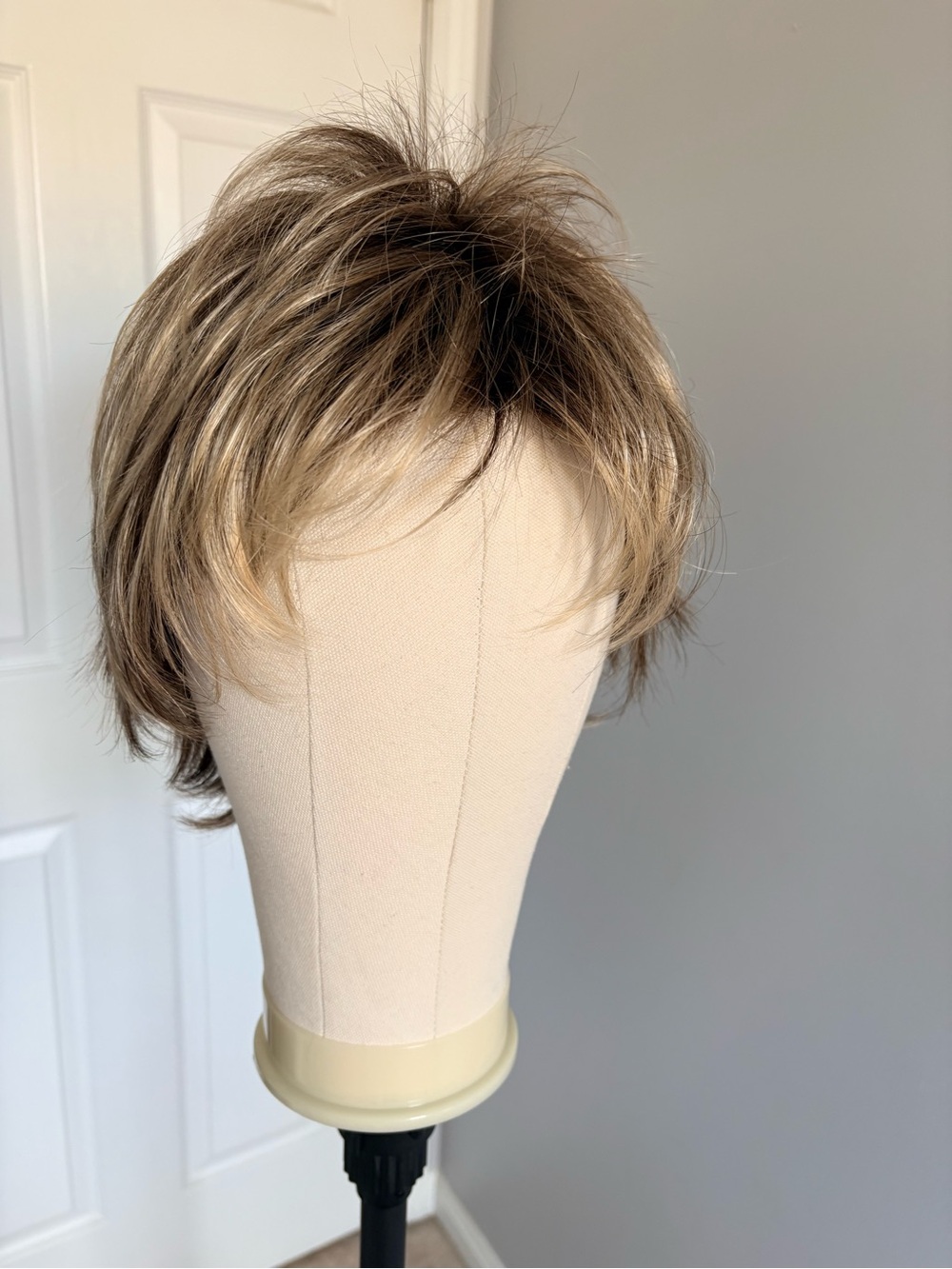 Raquel Welch Signature Collection Trend Setter in Shaded Cappuccino